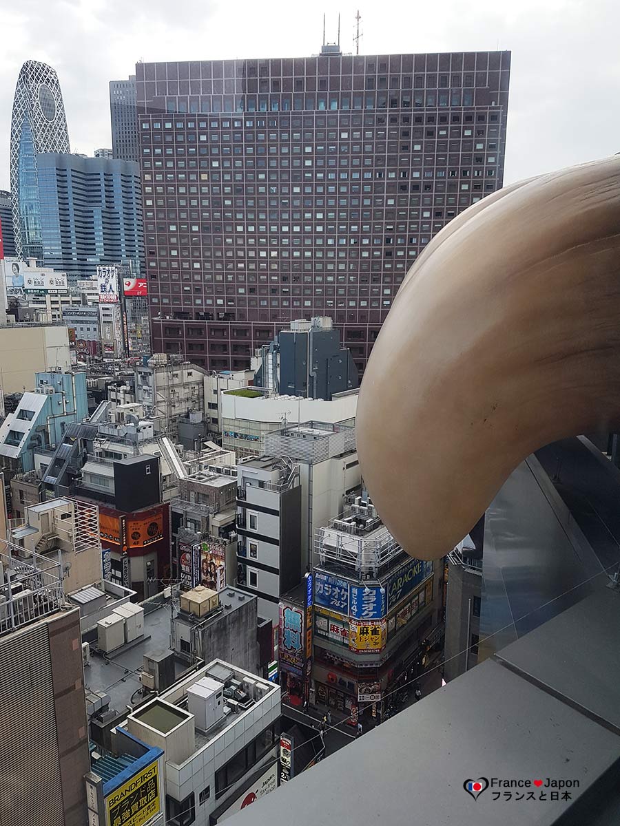 voyage japon tokyo shinjuku tete geante godzilla hotel gracery Shinjuku Toho Building