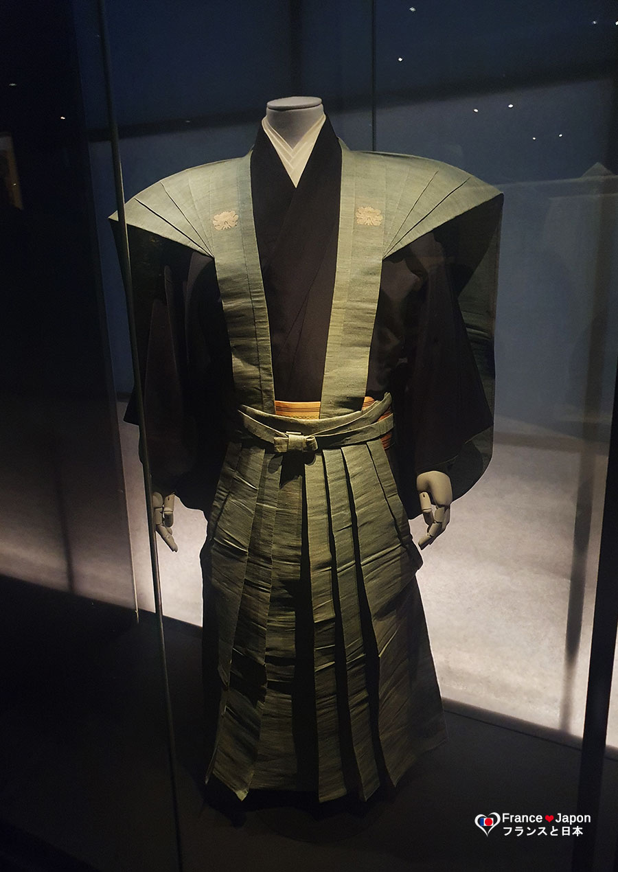 alt="paris visite de exposition kimono au musee du quai branly"
