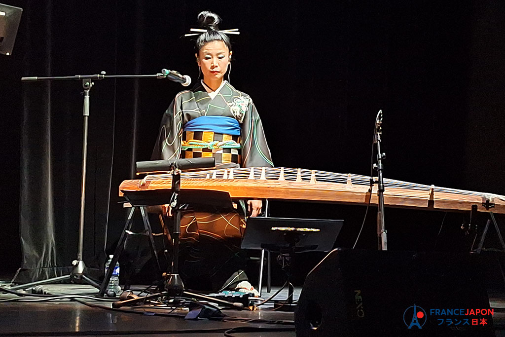 orochi le serpent au musee guimet le musee national des arts asiatiques le silence du cinema muet brise par le flow de faf larage et shurikn